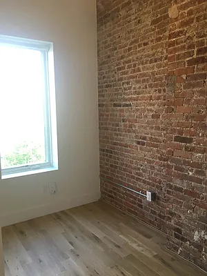 Rented by BRICK & GALO REALTY CORP | media 31