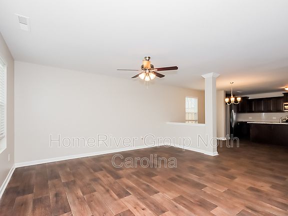 3rd image of 125 Clove Hitch Dr