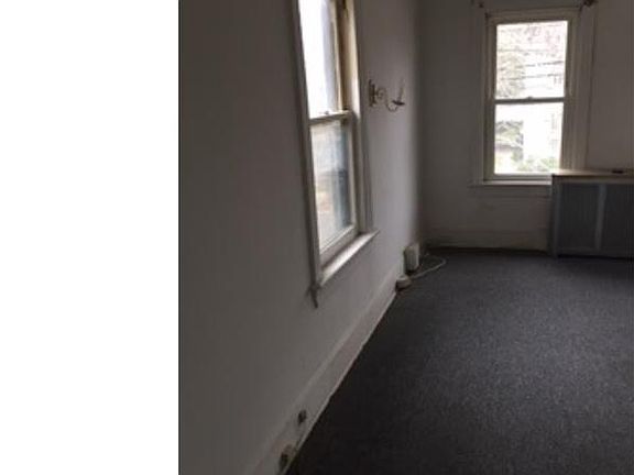 4th image of 1012 Chestnut St