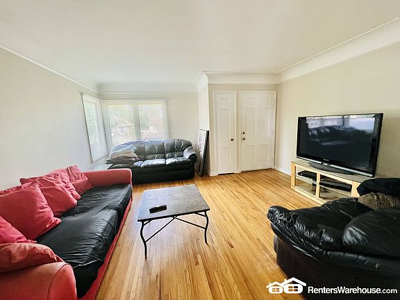 2nd image of 5424 Penn Ave S
