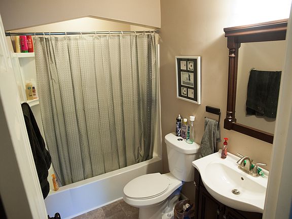 4th image of 3235 Buell St #2