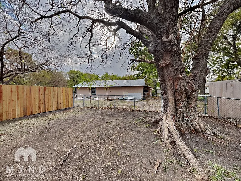 609 John Arden Dr — Photo 12