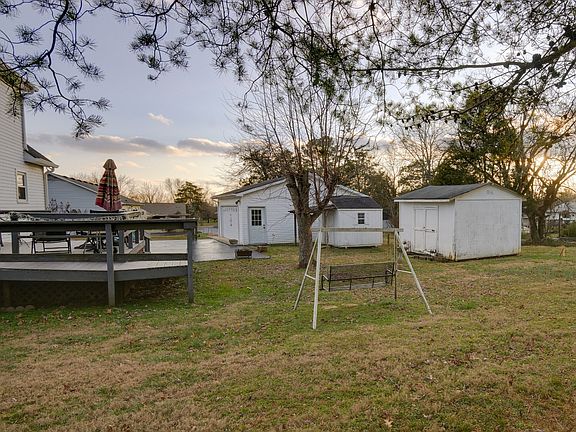 5th image of 1311 Glenoaks Rd