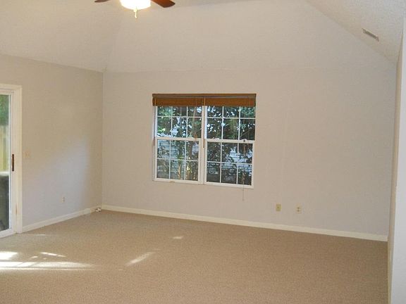 2nd image of 44 Chinaberry Dr