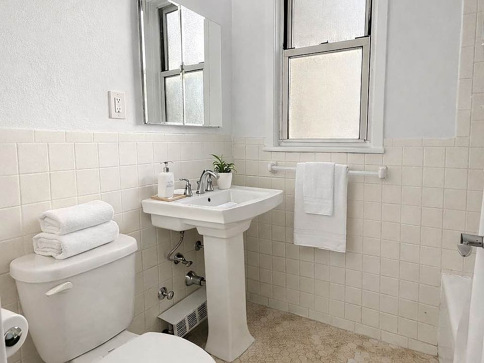 2nd image of 245 E 19th St #1206