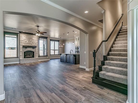 4th image of 2301 E Kellen Court Ter