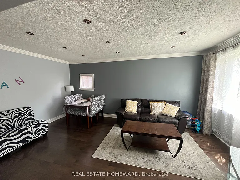 137 Harewood Ave — Photo 4
