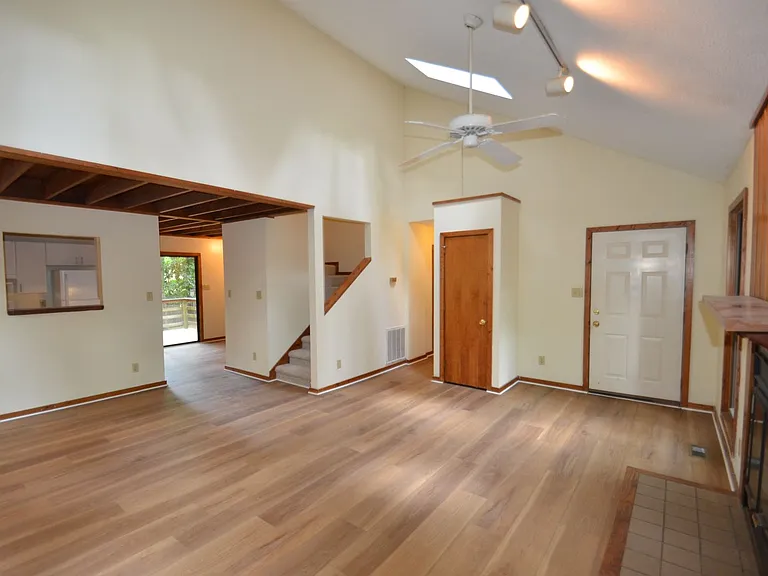 17 Frances St — Photo 11