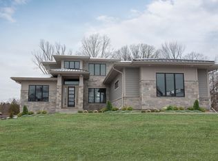 2635 Calla Lily Ln, Brookfield, WI 53005