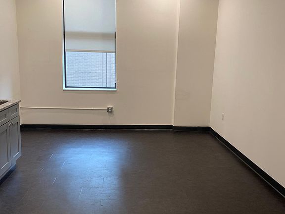 3rd image of 800 Penn St #805