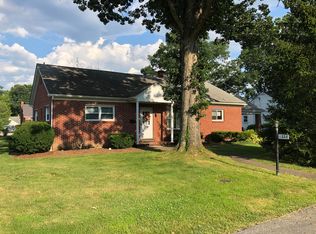 1228 Crestwood Ave, Clifton Forge, VA 24422