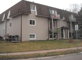 3765 Creek Hill Dr APT 2, Bettendorf, IA 52722