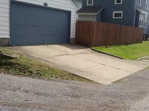 detached garage