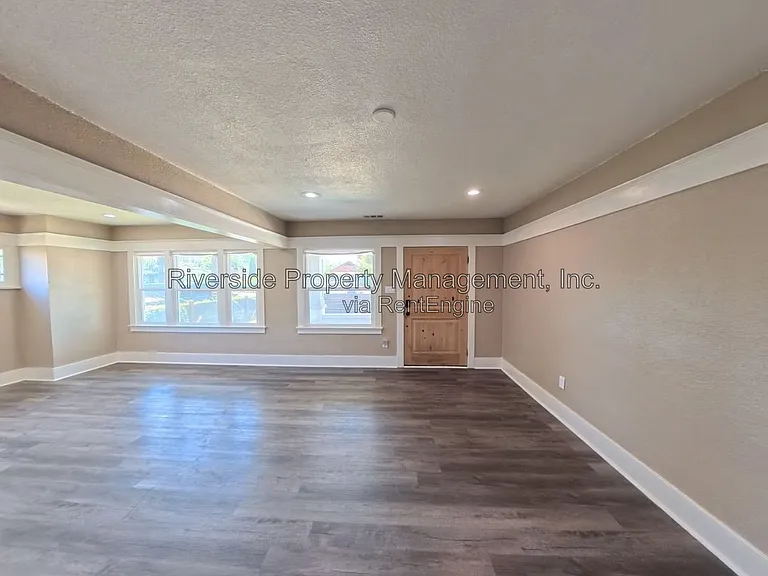 4379 Cover St — Photo 17