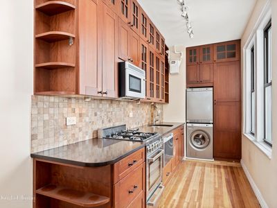 26 W 69th St #8B, New York, NY, 10023