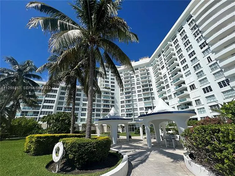 5161 Collins Avenue Cu #1711 — Photo 21