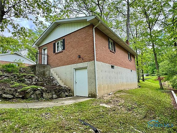 3rd image of 228 Riverdale Dr