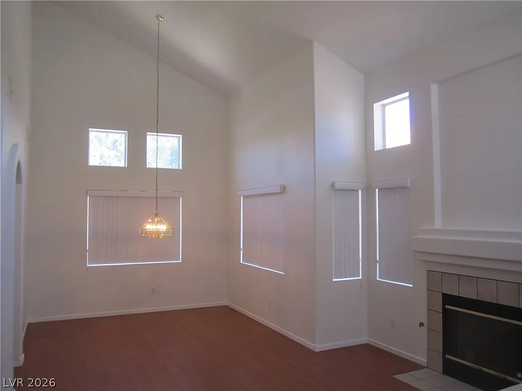 3 bed, 2.5 bath, 1562 sqft, $2,600 — Photo 4