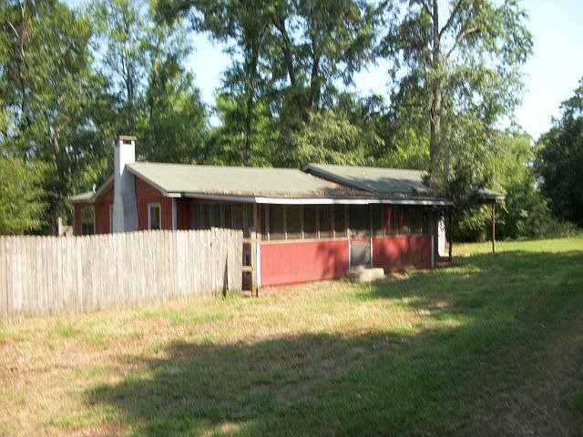 2nd image of 592 Harper Rd