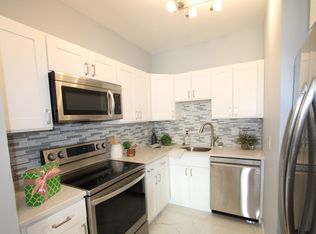 456 Centre St #11, Jamaica Plain, MA 02130