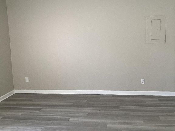 4th image of 5870 Century Oaks Dr #5842-A