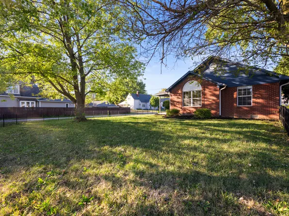 810 E Main St, Plainfield, IN 46168