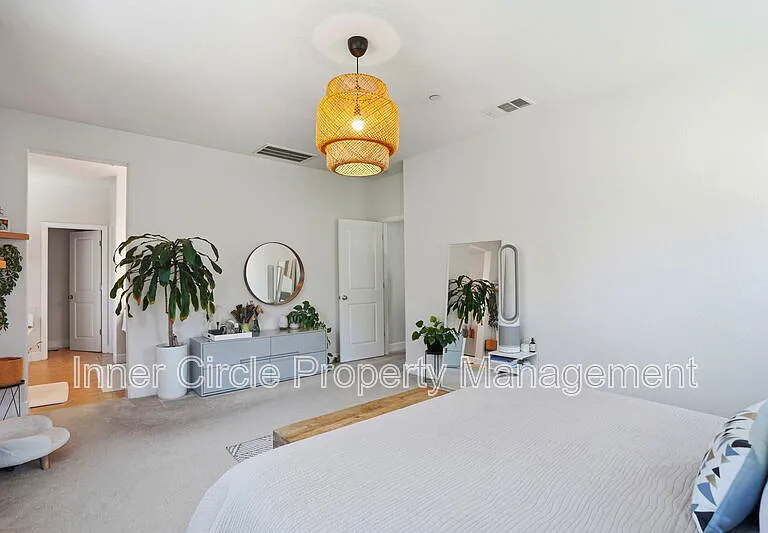 2282 Acero Ct — Photo 8
