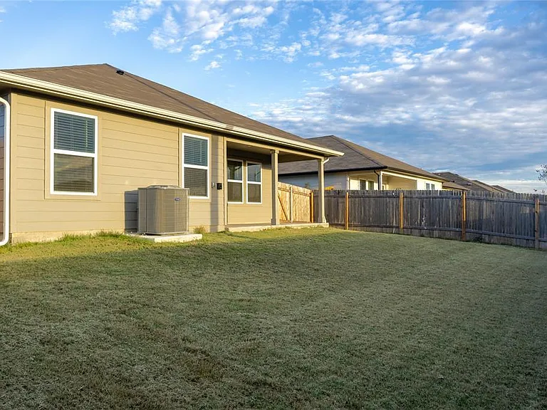 401 Abbey Ln — Photo 18