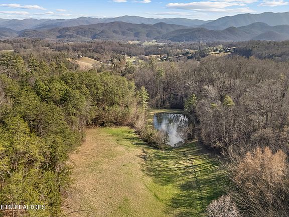 6th image of 634 Old Cedar Creek Rd