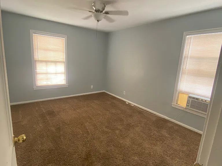 653 Robinson St #4 — Photo 10