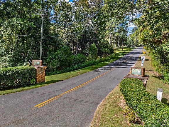 3rd image of 865 Frances Dr