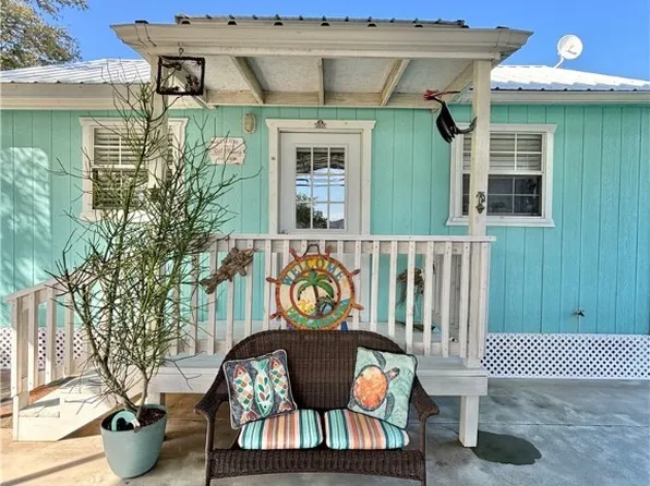 141 Heather St, Port O Connor, TX 77982