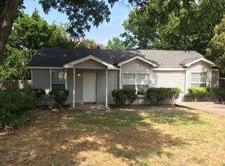1109 Meadow Park Dr, White Settlement, TX 76108