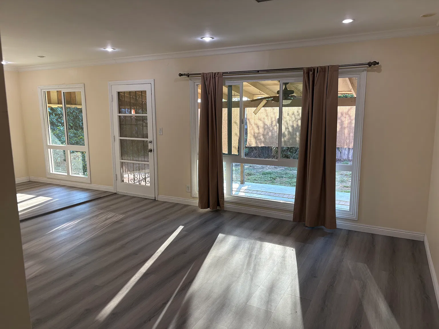 331 N Fonda Street — Photo 2