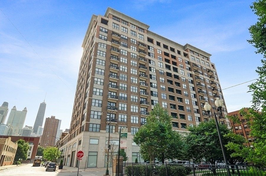 1st image of 849 N Franklin St Unit 601
