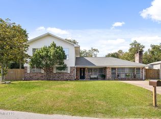 2 Wingate Dr, Gulfport, MS 39503