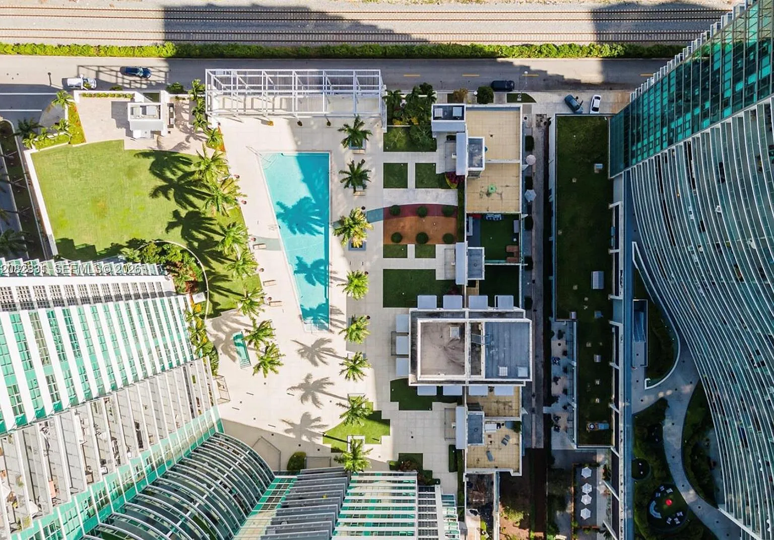 Four Midtown Miami Condo — Photo 3