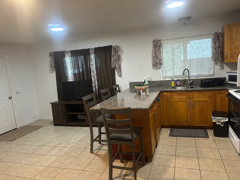 1770 California Ave — Photo 8