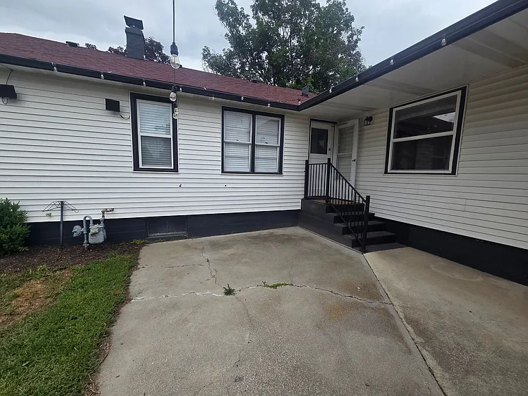3703 W Rockwell Ave — Photo 44