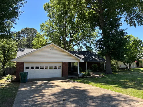 19 Stonehedge Dr Photo 1