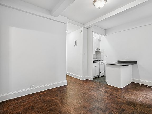 4th image of 160 W 71st St APT 10A