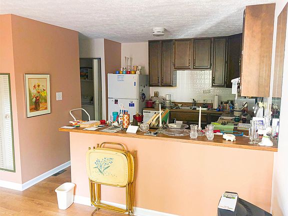 3rd image of 3304 S Eden Dr