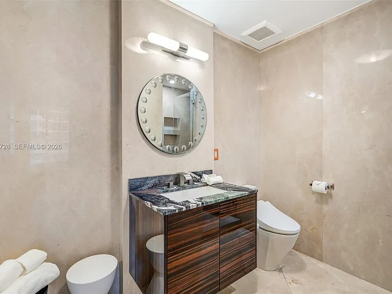 50 S Pointe Dr #903 — Photo 25