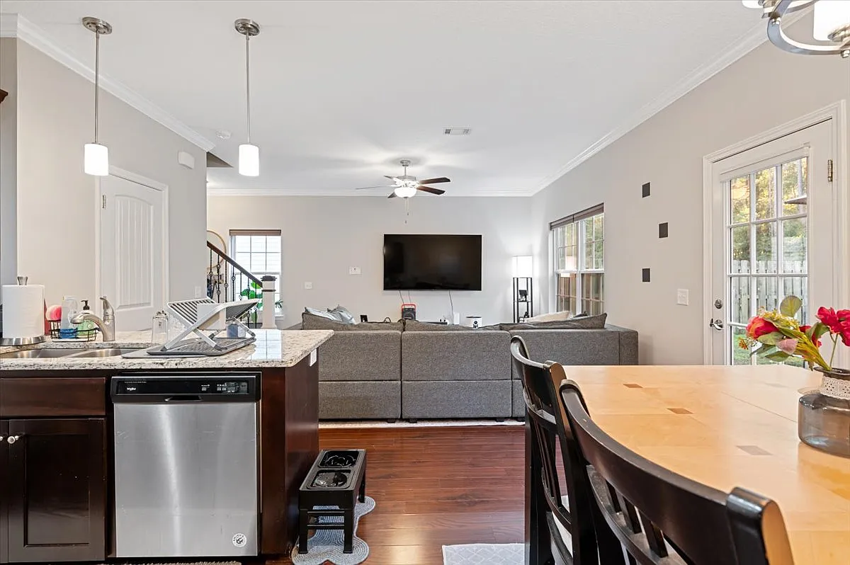 158 Hamlet Court - 1 — Photo 4
