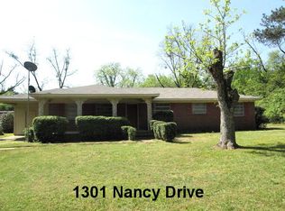 1301 Nancy Dr, Albany, GA 31707