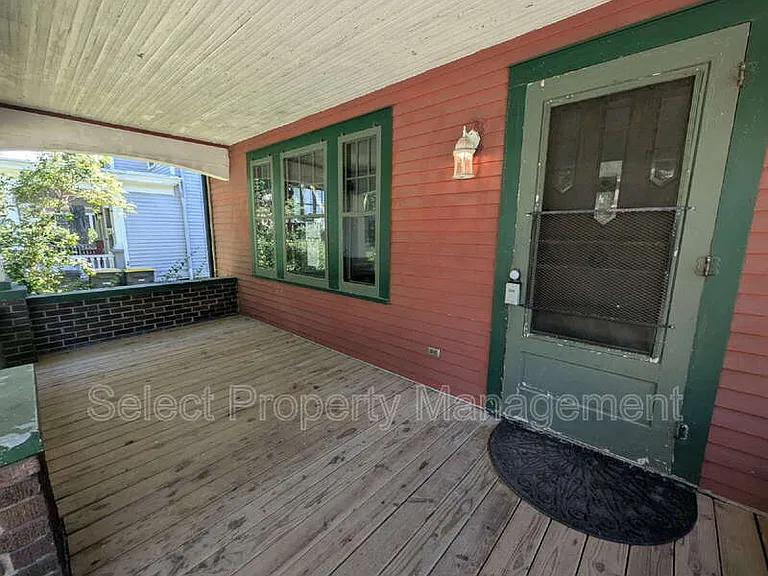 2526 Hoagland Ave — Photo 3