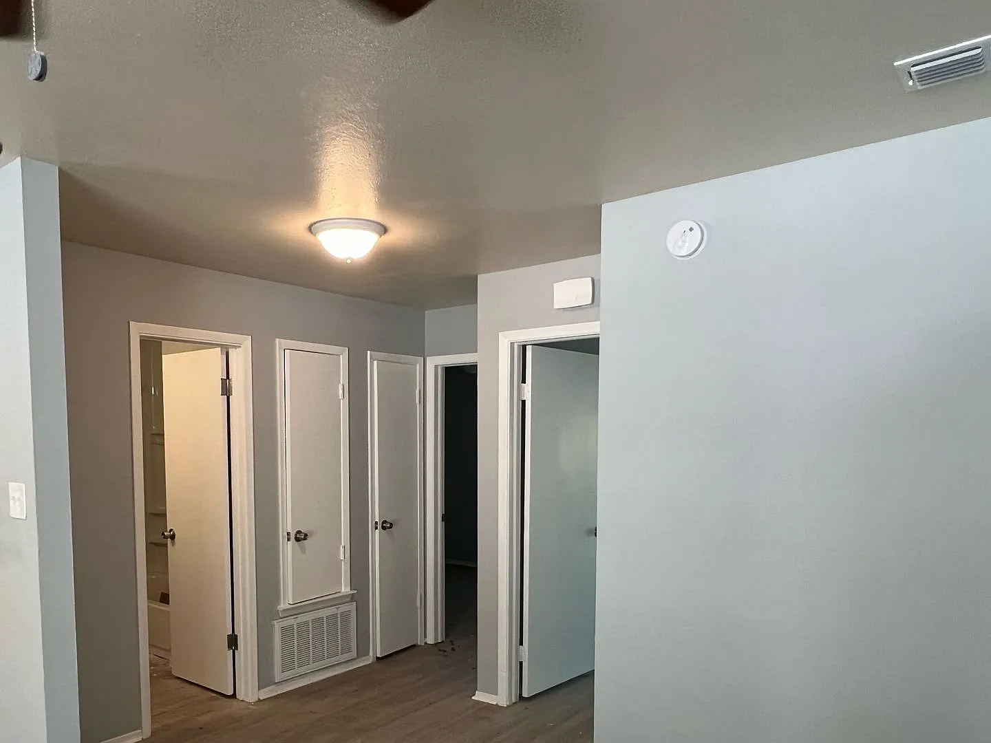 2915 2917 Bernice — Photo 3