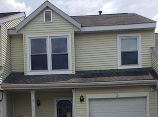 3 Sandra Ln, Rensselaer, NY 12144