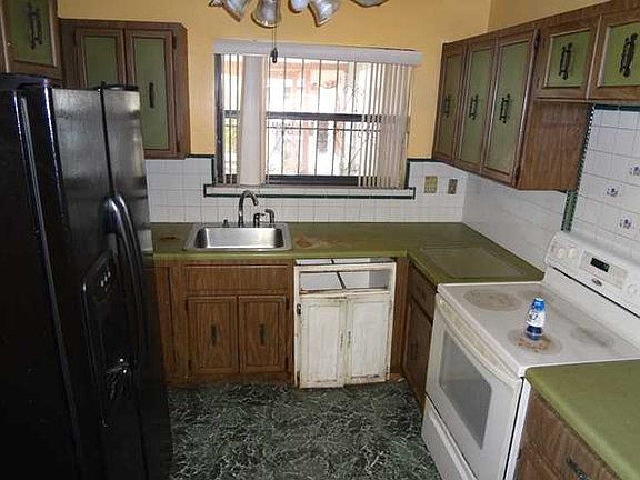 4th image of 1341 NW 188th Ter