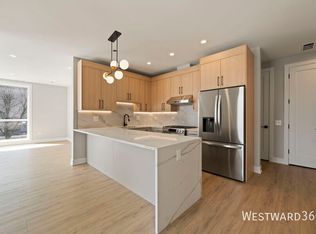 2354 W Polk St #305, Chicago, IL 60612